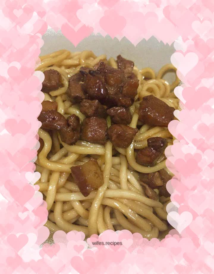 Braised pork and scallion oil noodles