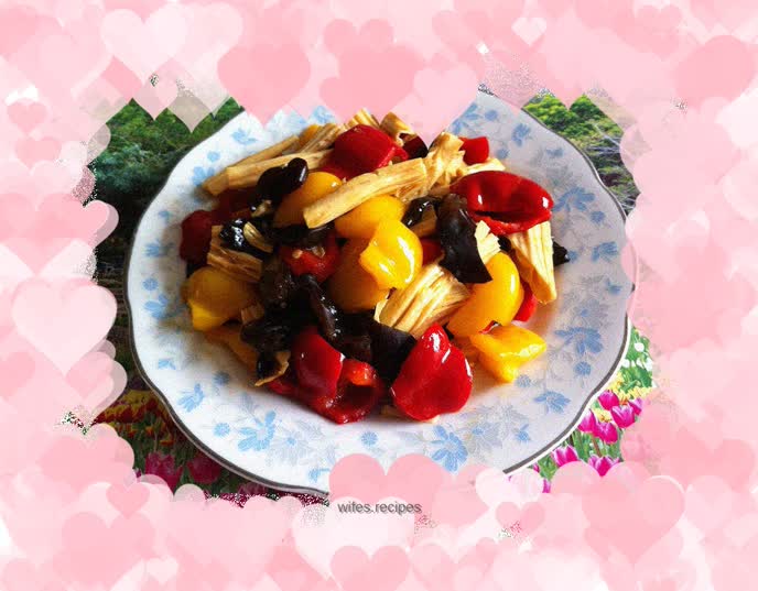 Stir-fried colorful peppers with fungus and yuba