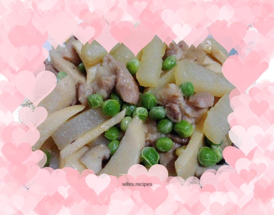 Braised Pork Ribs with Radish, King Oyster Mushroom