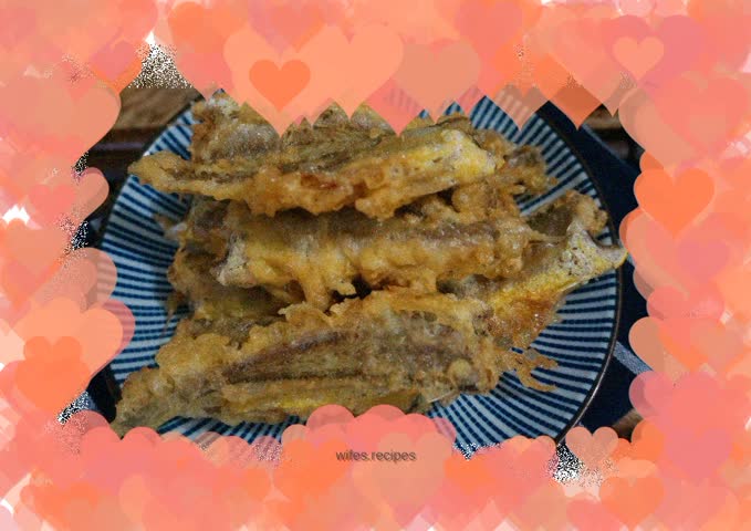 Fried small yellow croaker