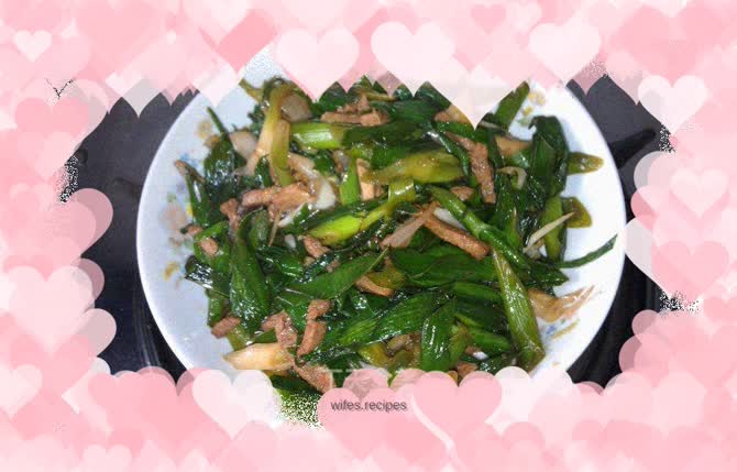 Stir-fried pork with green garlic sprouts
