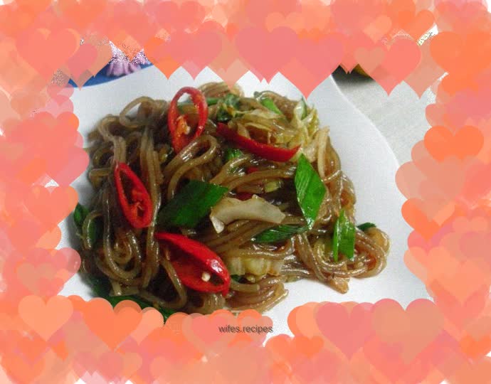 Stir-fried sweet potato noodles with pickled cabbage