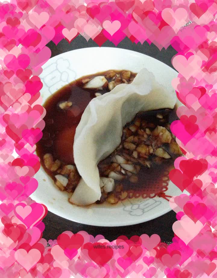 Yellow cabbage and meat dumplings