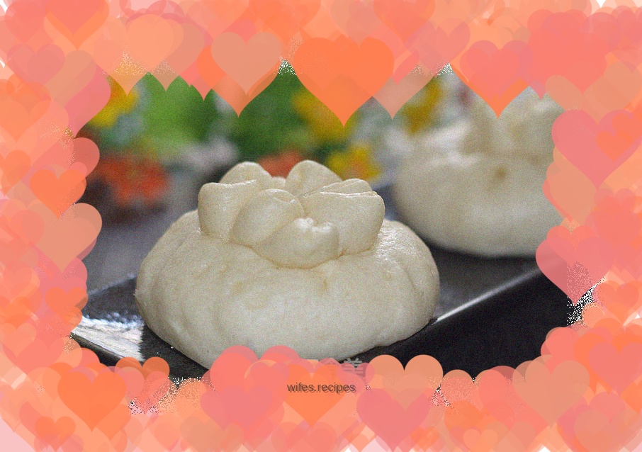 Yellow rice and pomegranate buns