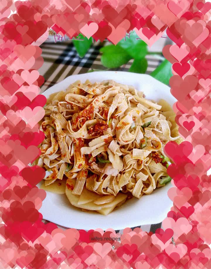 Potato slices stewed with thousands of sheets