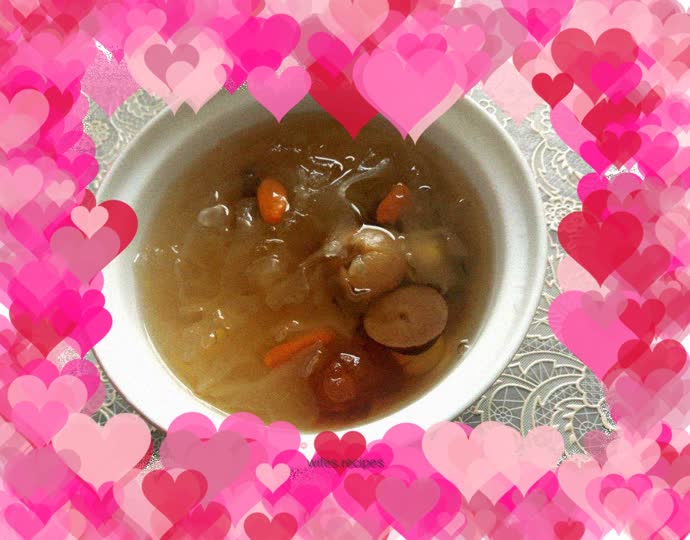 Peach Gum and Tremella Soup