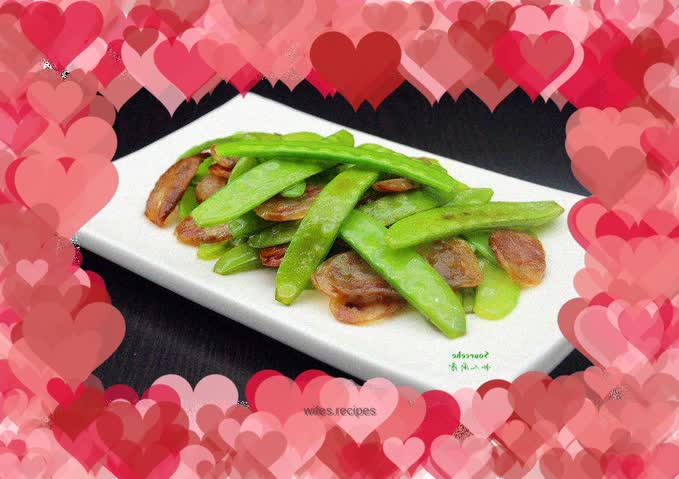 Stir-fried sausage with snow peas