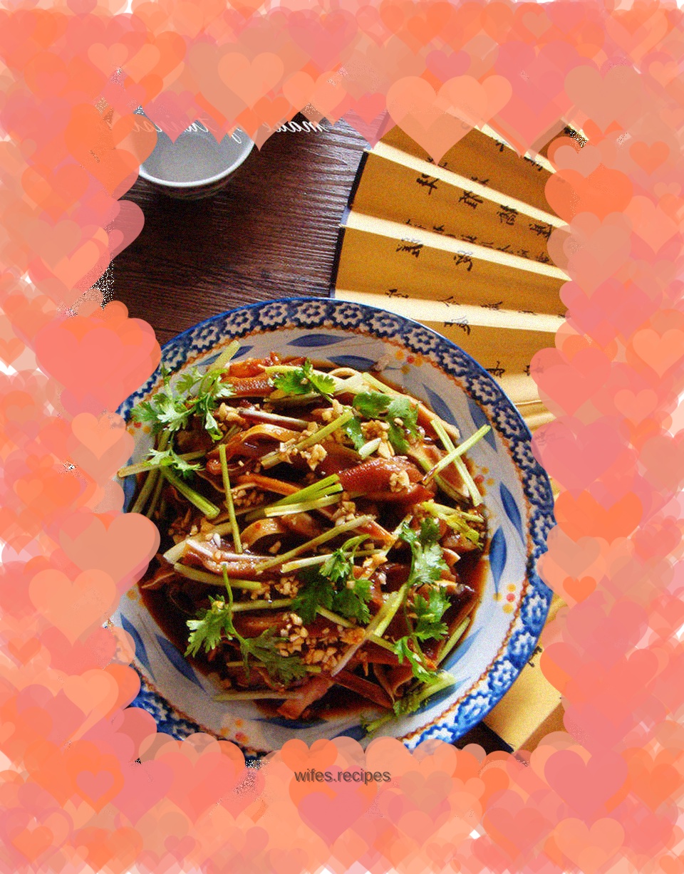 Cold homemade braised pig ears