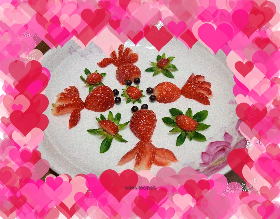 More than anything every year (strawberry plate decoration)
