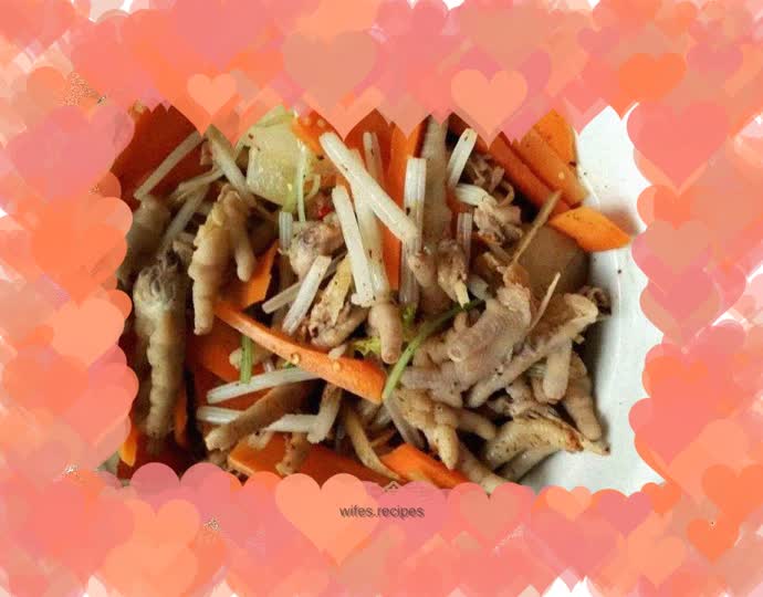 Hot and sour soaked chicken feet