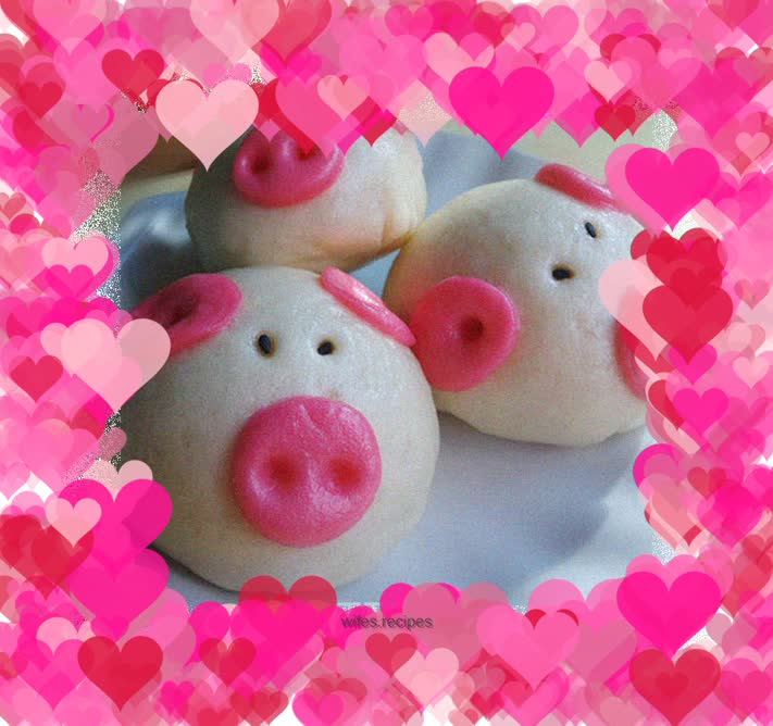 Cute piggy bean paste buns