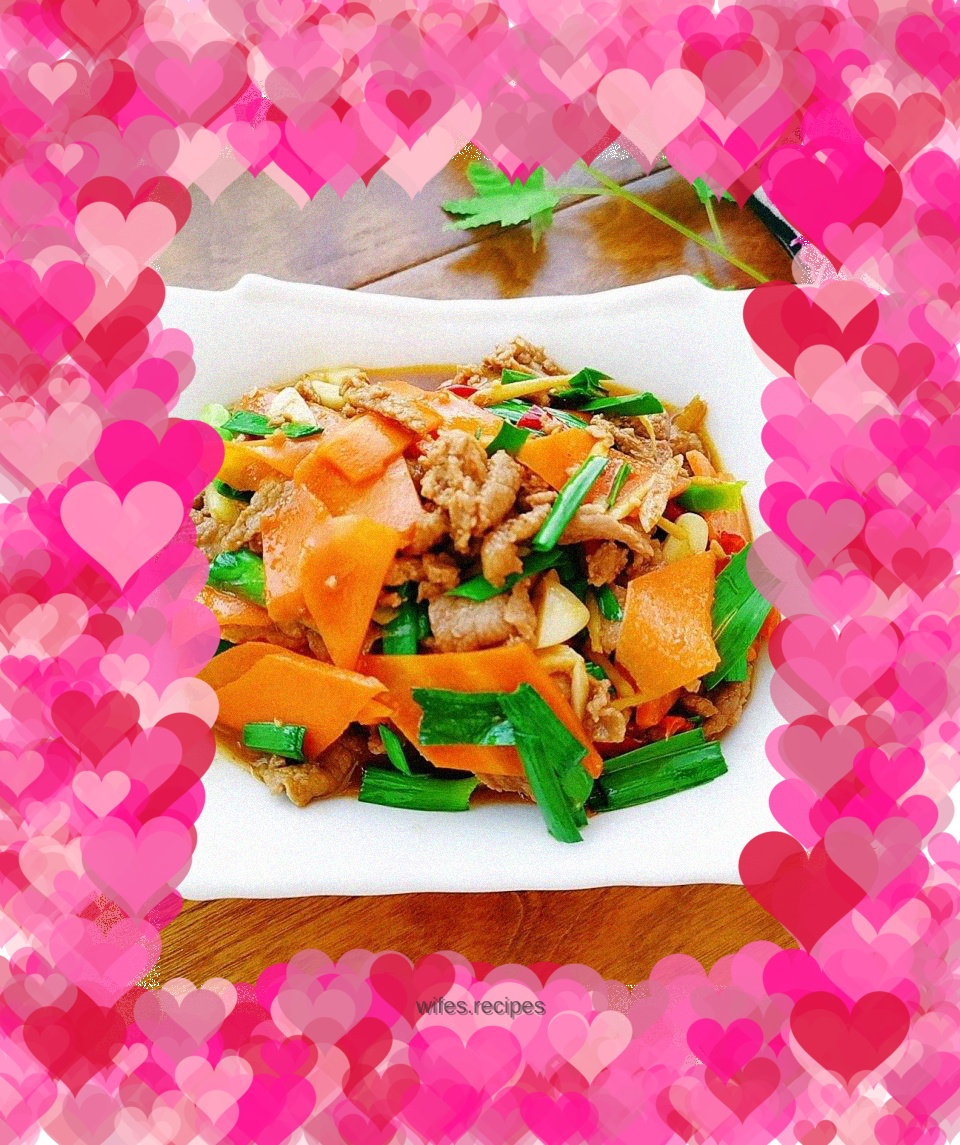 Stir-fried beef with carrots