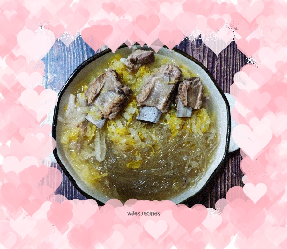 Braised pork ribs with pickled cabbage and vermicelli