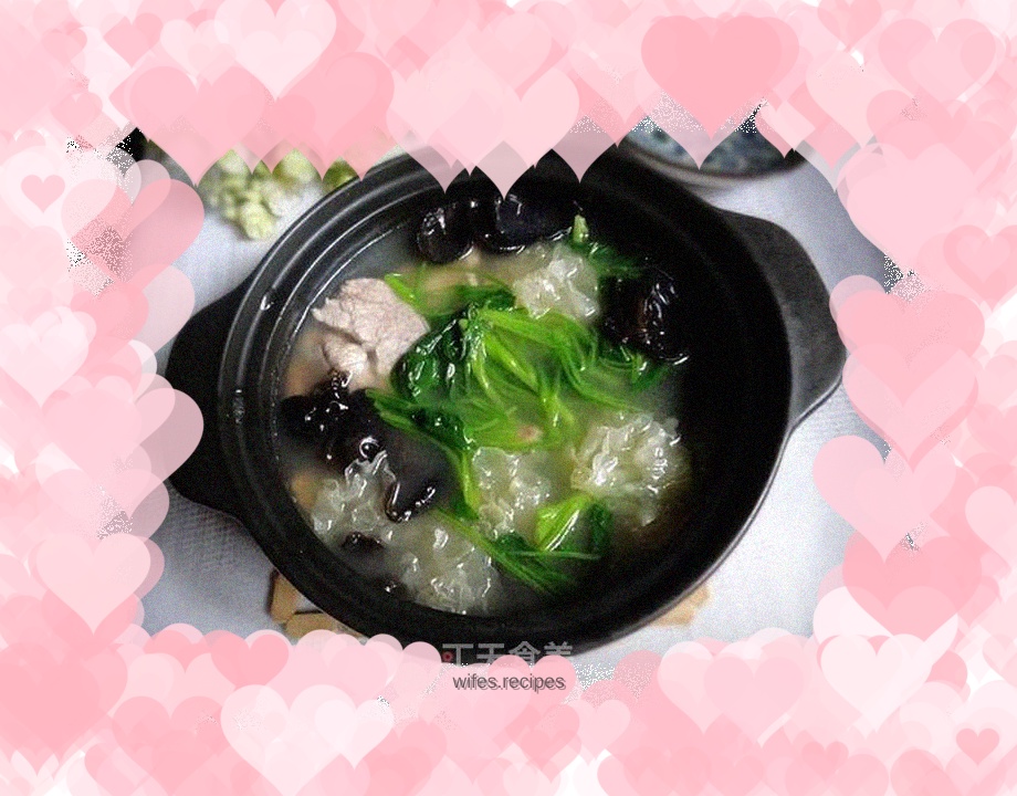 Spinach Soup with Two Ears