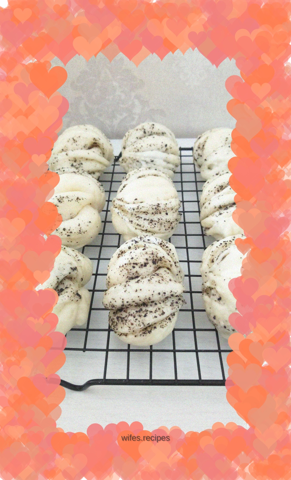 Black sesame rolls