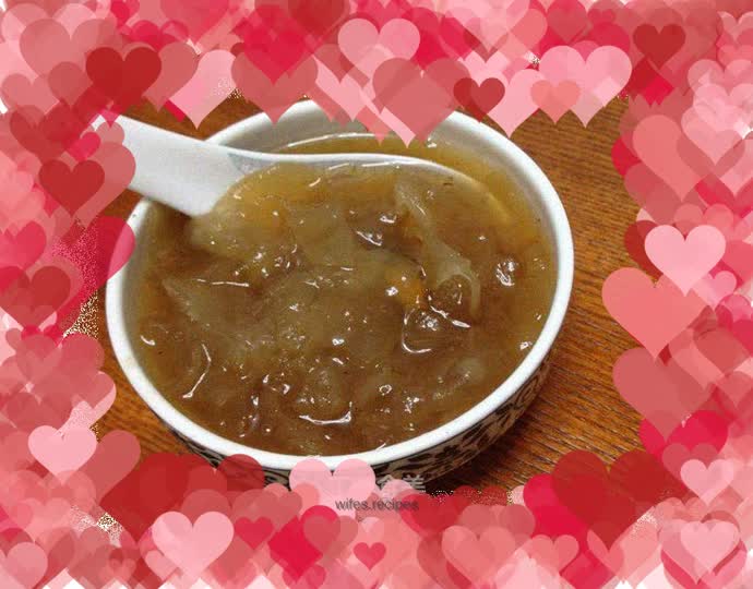 Red Dates, Longan and Tremella Soup