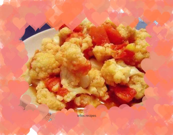 Cauliflower with red fruit tomato sauce