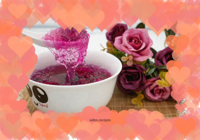 Late at night, stew a bowl of bird's nest for myself who habitually stays up late