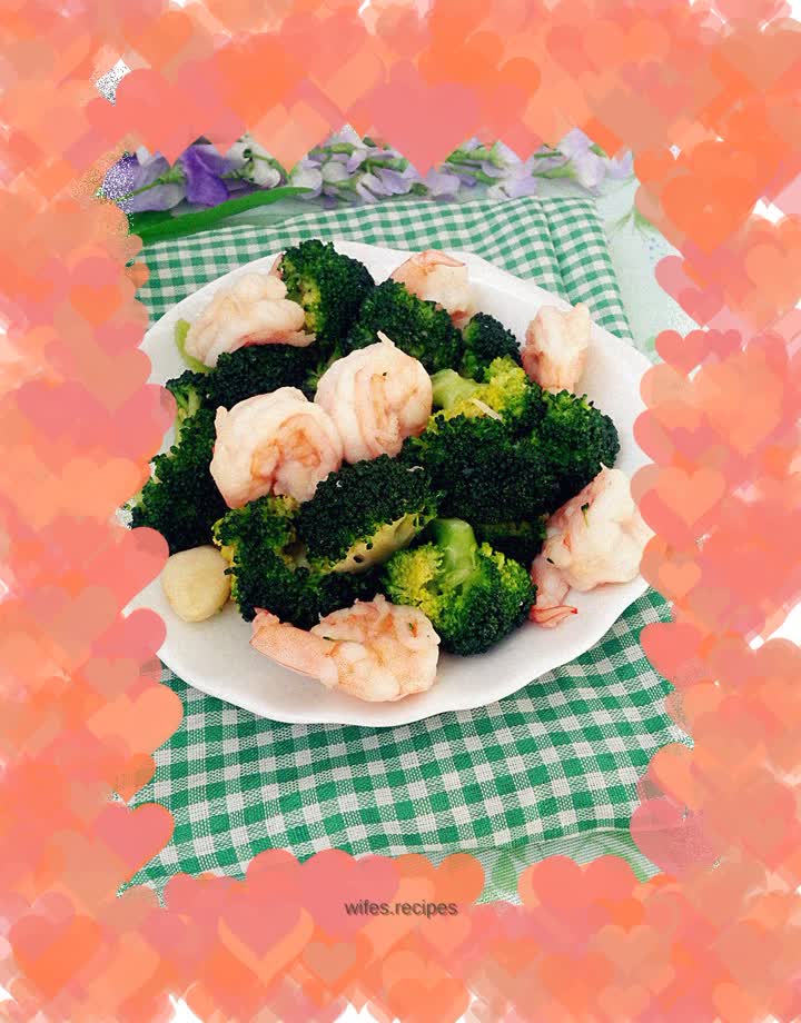 Stir-fried shrimps with broccoli