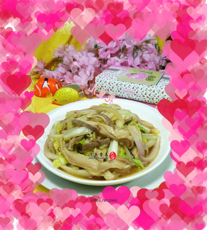 Stir-fried cabbage with onions and pork belly