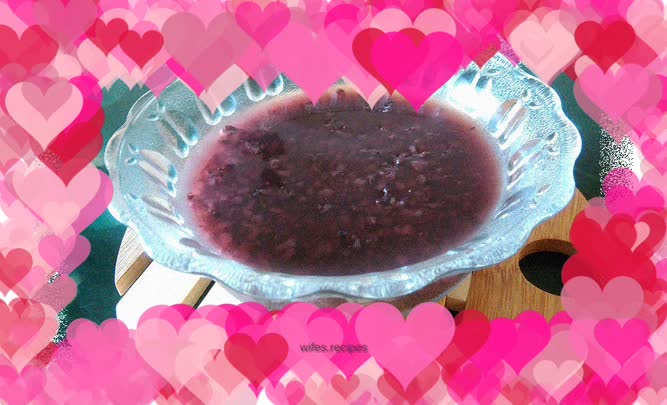 Healthy black rice porridge