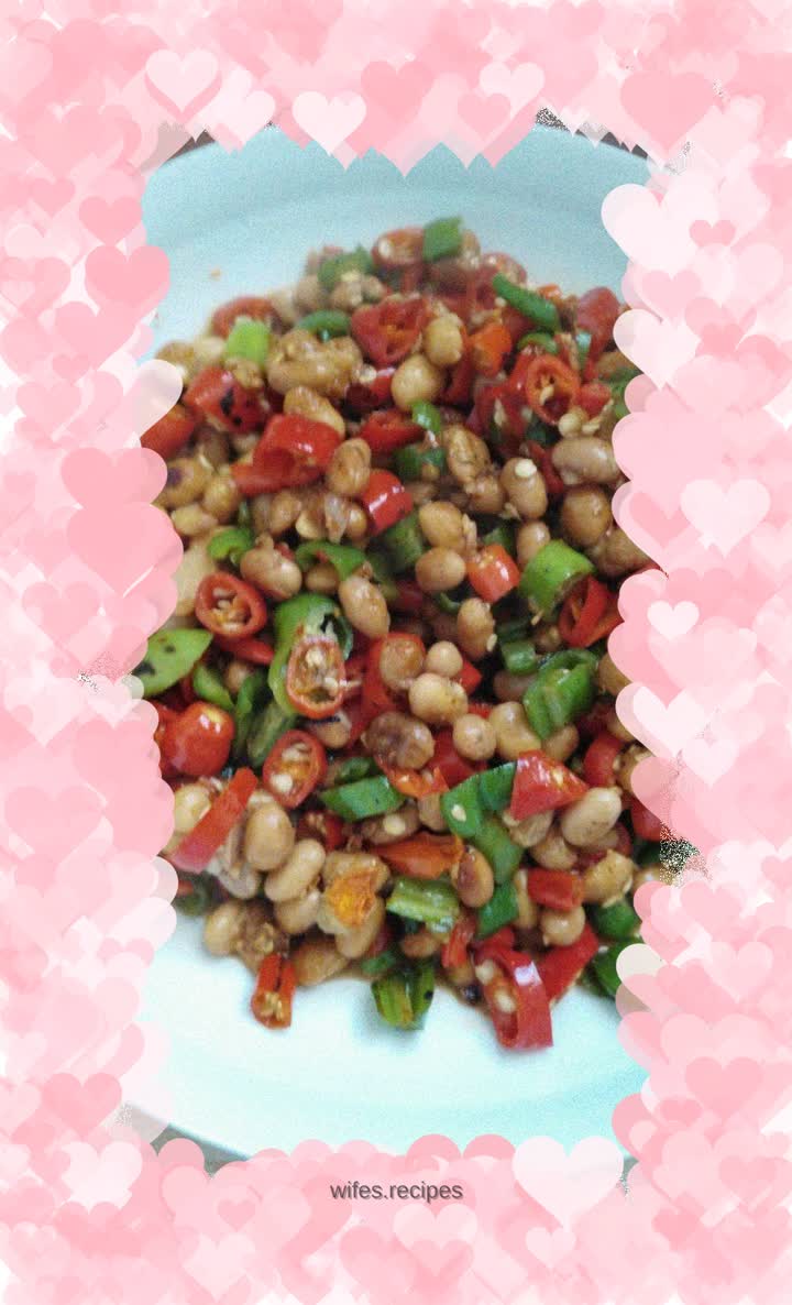 Stir-fried moldy beans with chili pepper