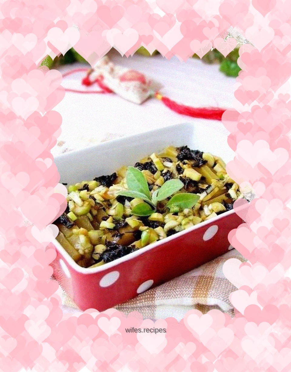 Steamed pumpkin with olives