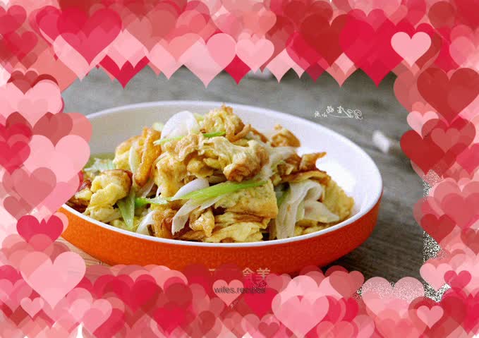 Fried eggs with green onions