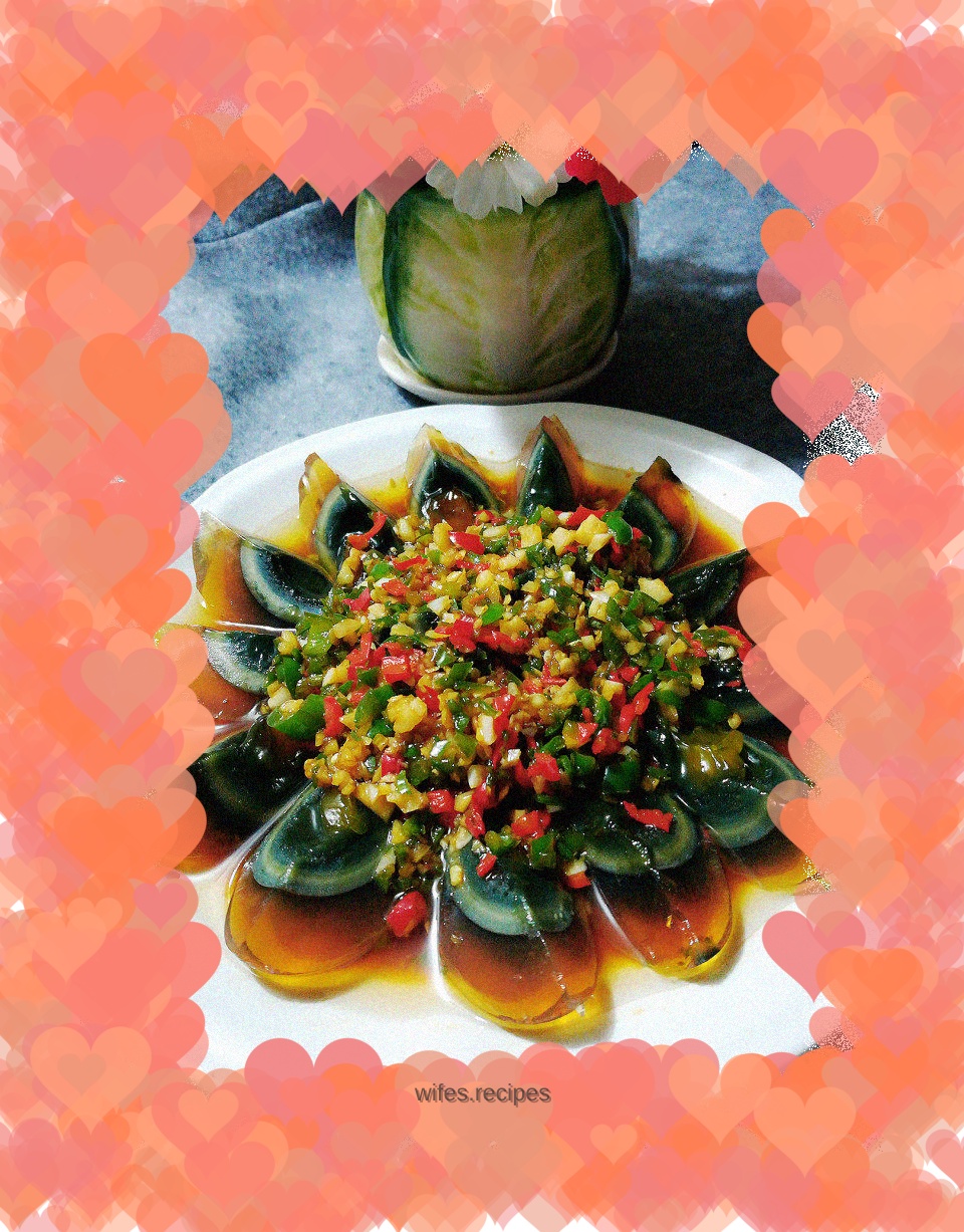 Double pepper preserved egg