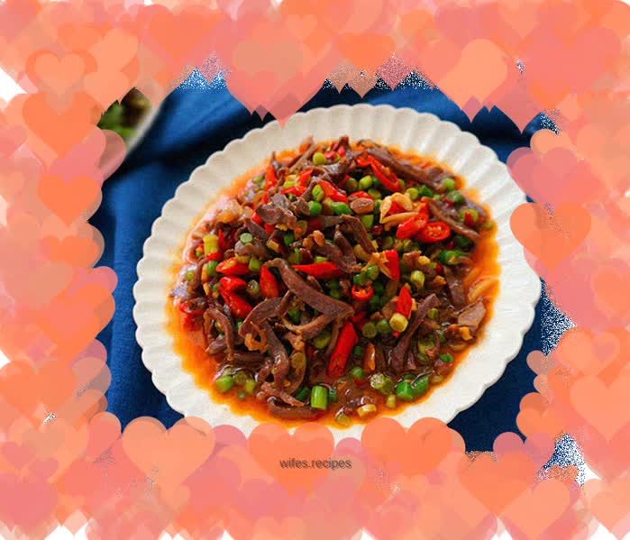 Fried chicken gizzards with garlic sprouts