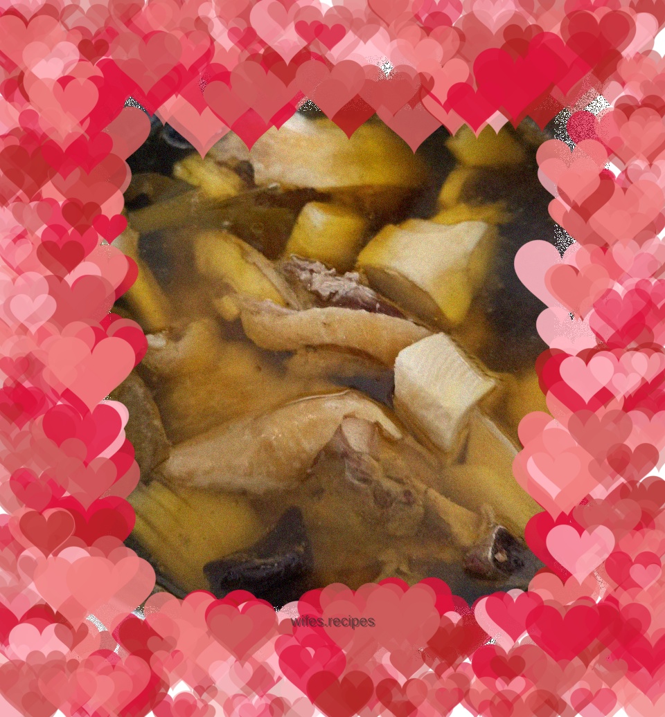 Spring Bamboo Shoots and Fungus Stewed in Local Chicken Soup