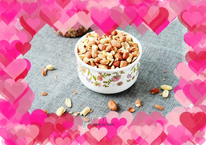 Salt and pepper peanuts