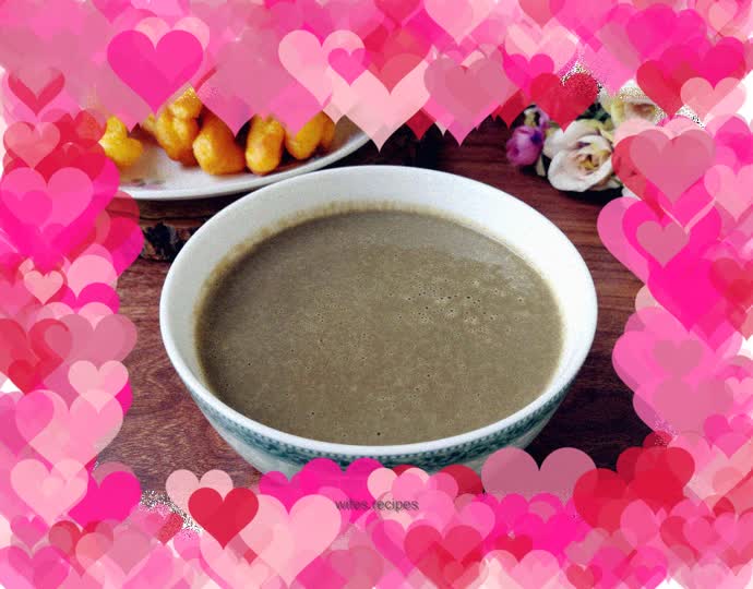 Black bean, black sesame and wolfberry soy milk