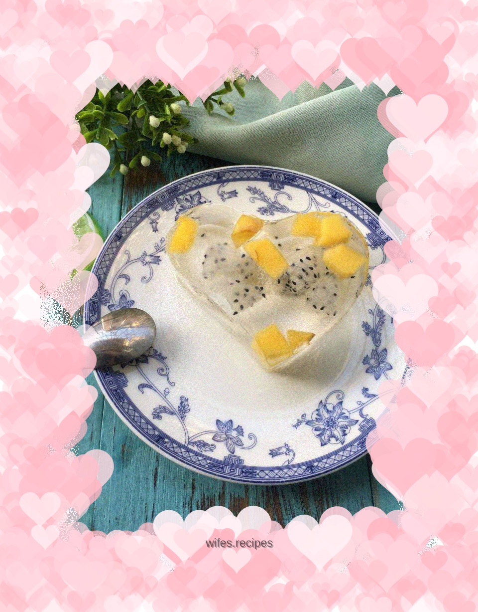 White jelly fruit jelly