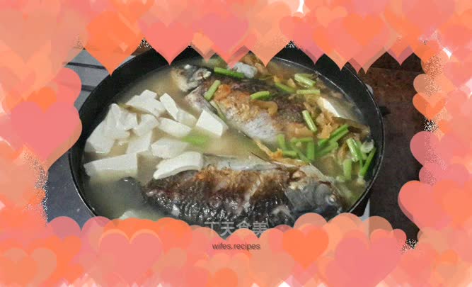Pickled mustard crucian carp and tofu soup