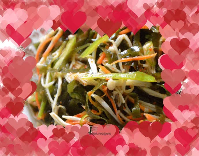 Flammulina enoki mushrooms mixed with kelp