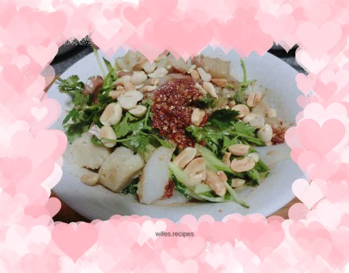 In the sultry summer, let’s have a bowl of homemade cold skin