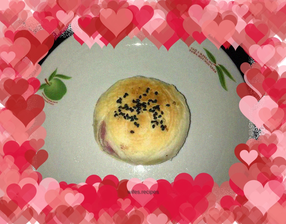 Electric pan cake with purple potato filling