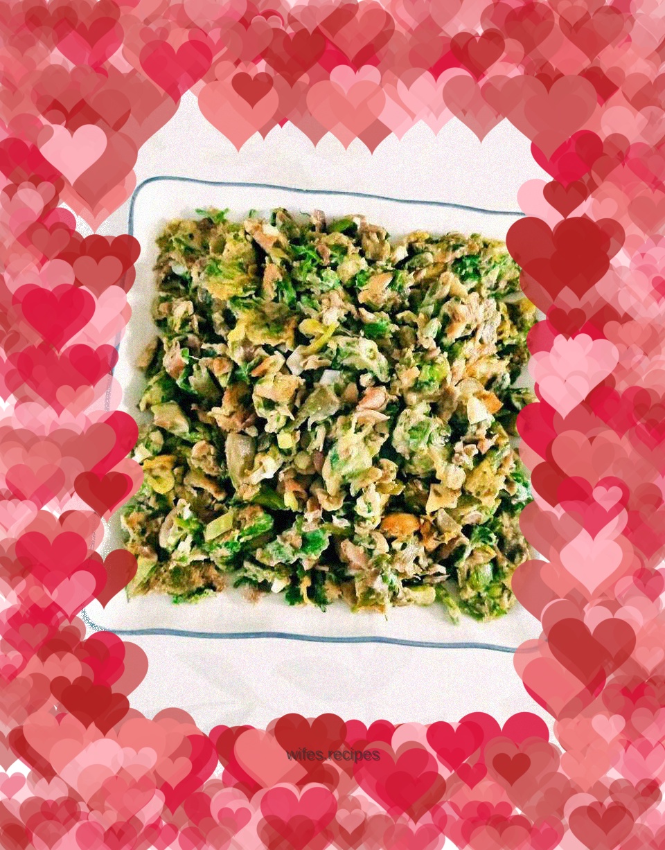 Omelette with abalone mushroom and thorn sprouts