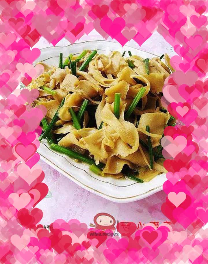 Stir-fried bamboo shoots with chives