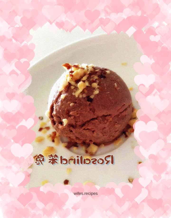 Chocolate ice cream with a creamy texture that doesn’t require multiple stirrings