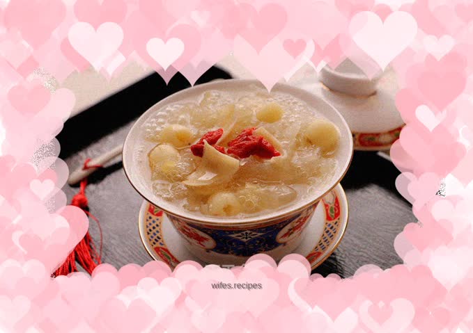 Tremella lily and lotus seed soup