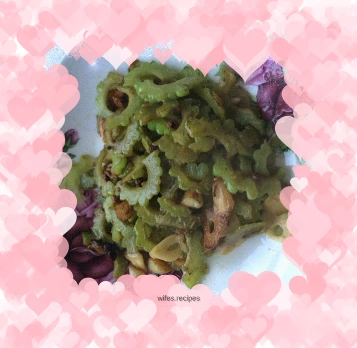 Stir-fried bitter melon