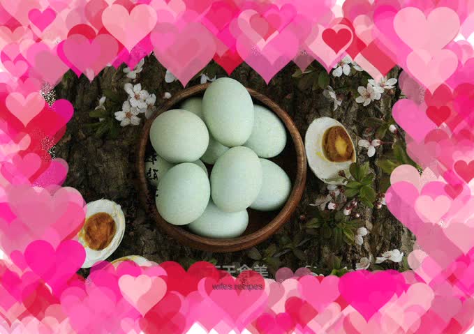 Homemade salted duck eggs