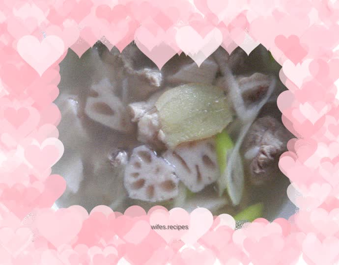 Lotus cabbage and pork ribs soup