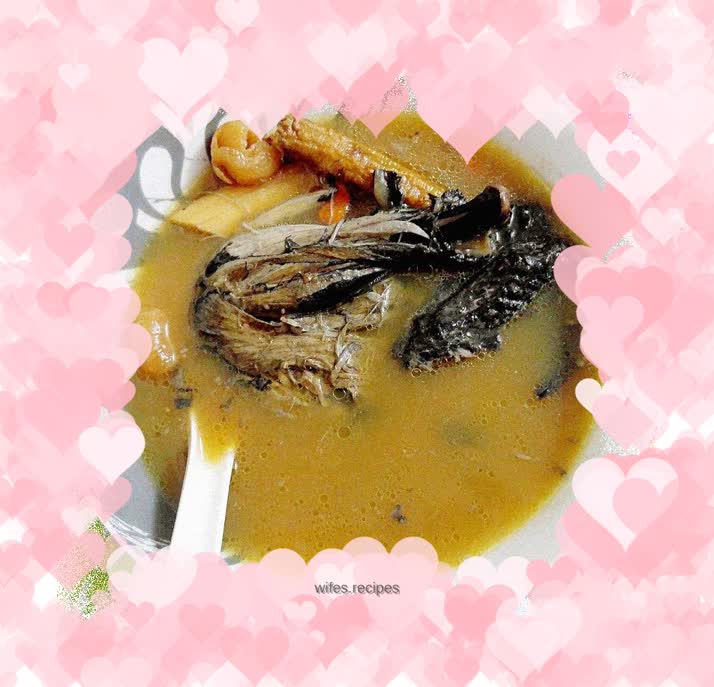 Bazhen black-bone chicken soup that nourishes blood and Qi