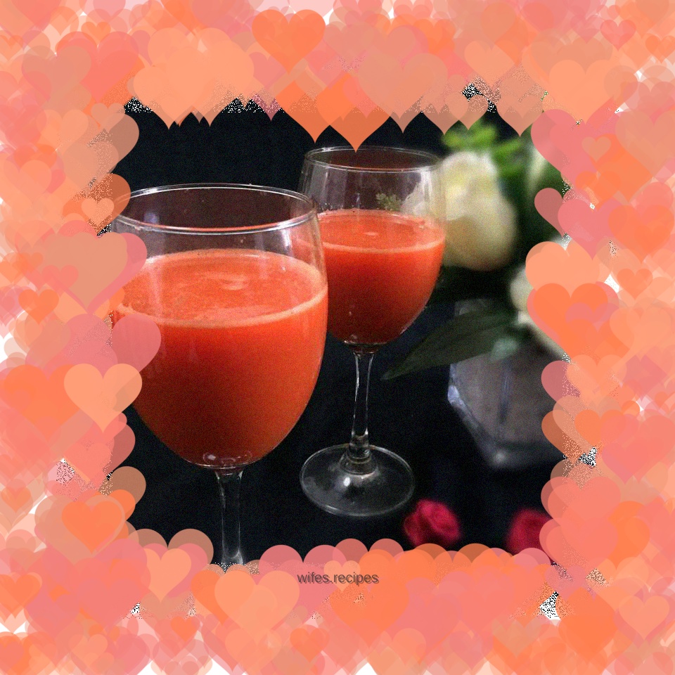 Freshly squeezed carrot and apple juice