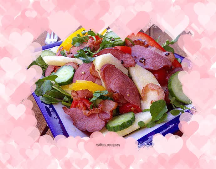 Smoked duck with fruit and vegetable salad