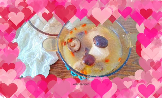 Mushroom and chicken soup