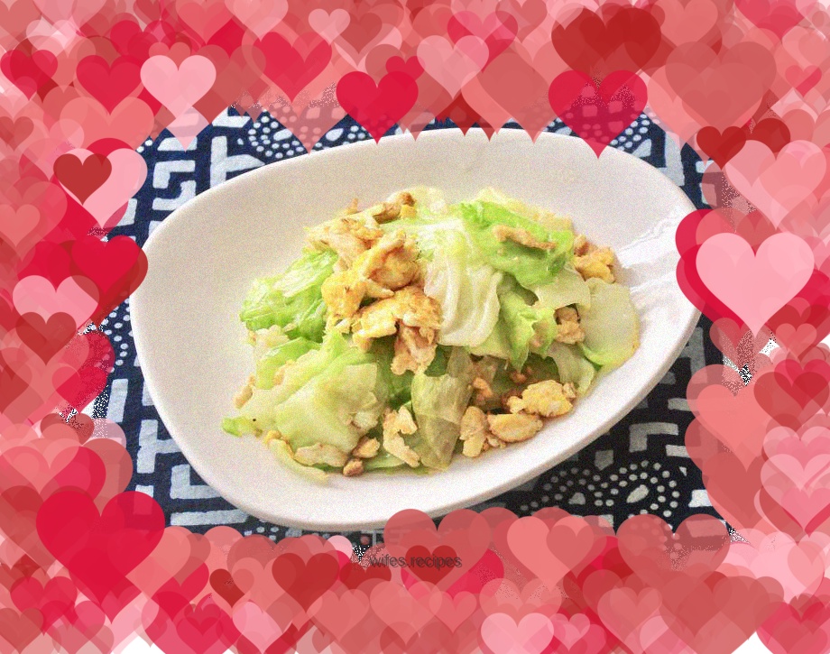 Scrambled eggs with cabbage